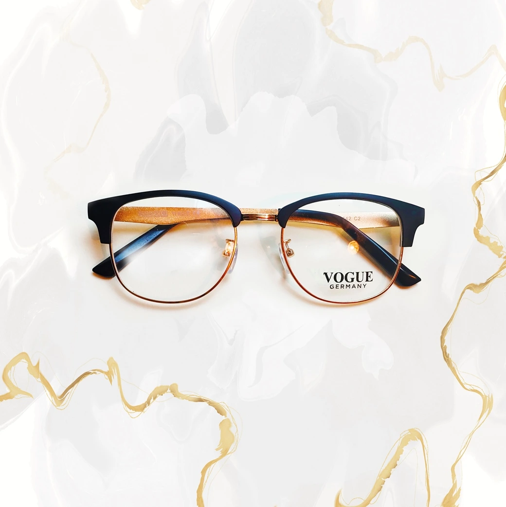 Vogue germany Gold – Image 2