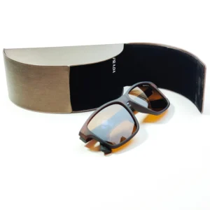 PRADA PR02
